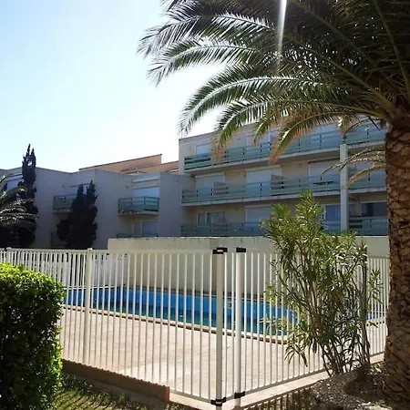 Rdc Avec Terrasse Dans Avec Piscine Et Face A La *